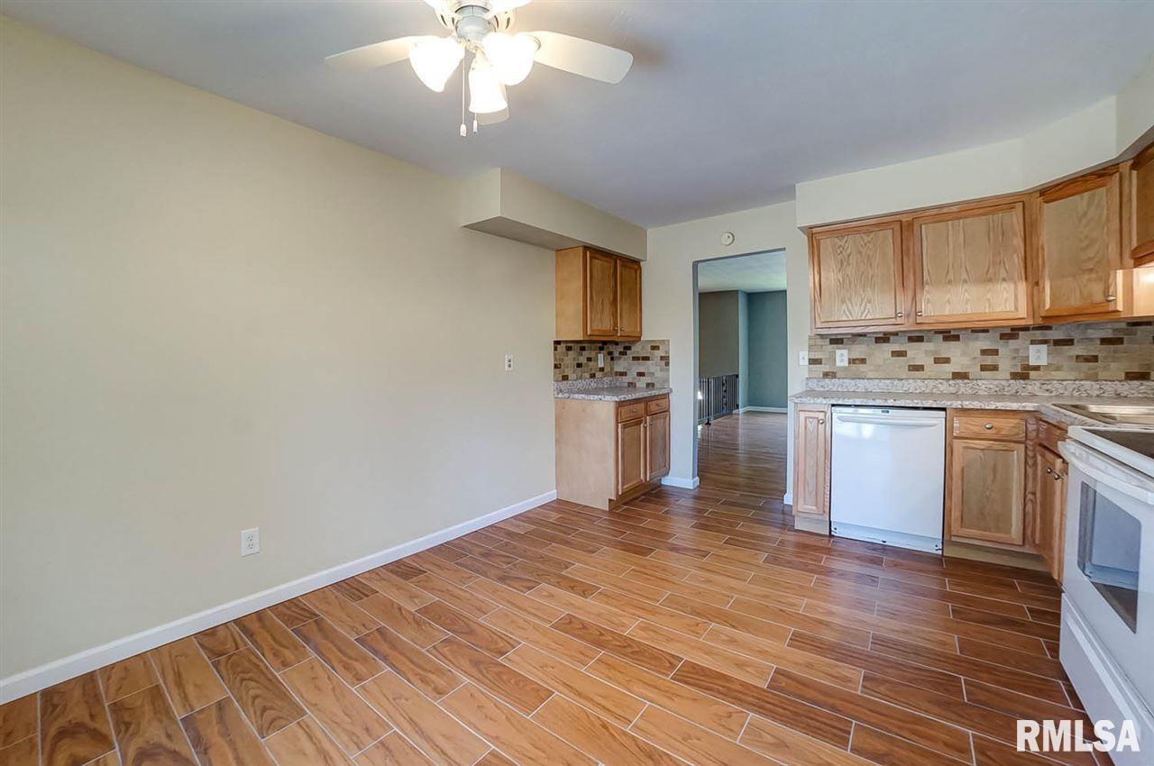 61 North Oxford Road Springfield, IL 62702 - Photo 5 of 35