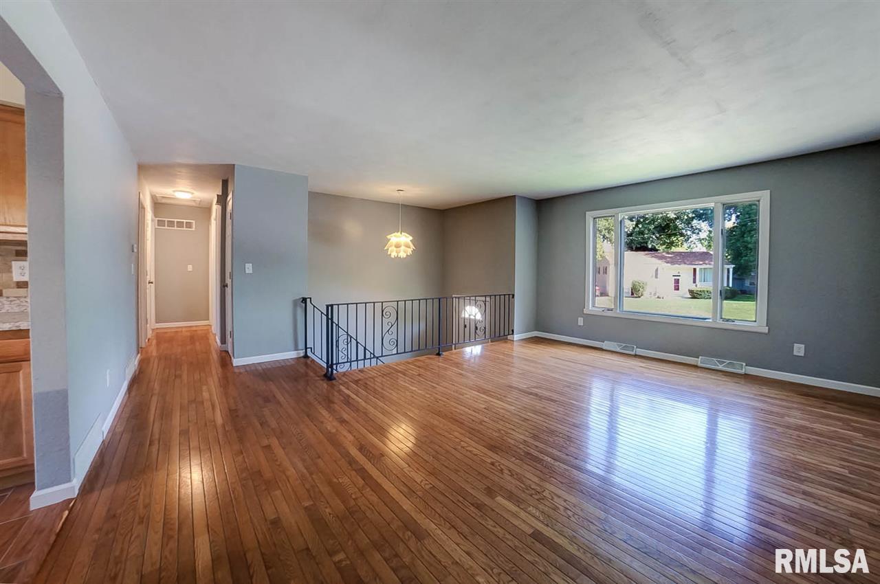 61 North Oxford Road Springfield, IL 62702 - Photo 6 of 35