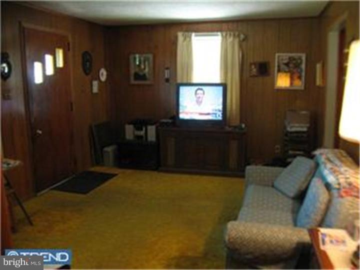 144 Deptford Road Glassboro, NJ 08028 - Photo 5 of 12