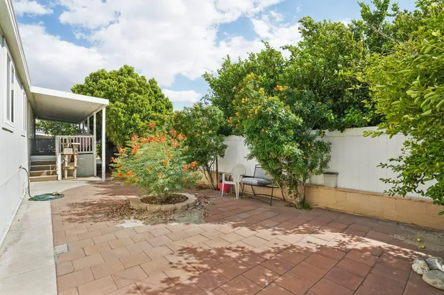 a view of a outdoor space of a house