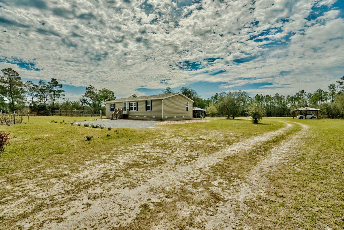 332 Don Graff Road Freeport, FL 32439 - Photo 5 of 33 a view of an ocean and beach