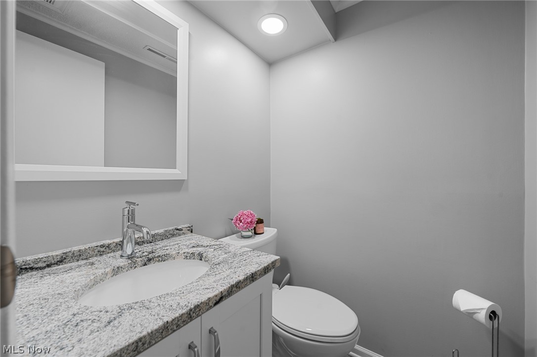 988 Som Center Road, Unit E2 Cleveland, OH 44143 - Photo 13 of 49