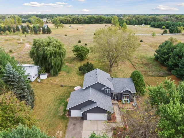 $500,000 | 29928 152nd Street Northwest, Zimmerman, MN 55398