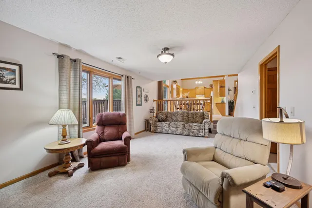 $500,000 | 29928 152nd Street Northwest, Zimmerman, MN 55398