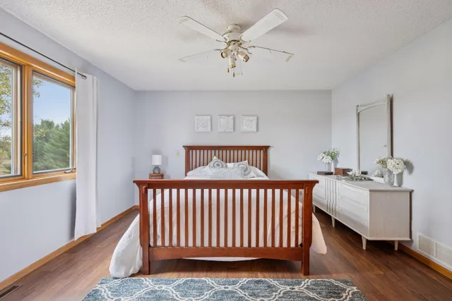 $500,000 | 29928 152nd Street Northwest, Zimmerman, MN 55398