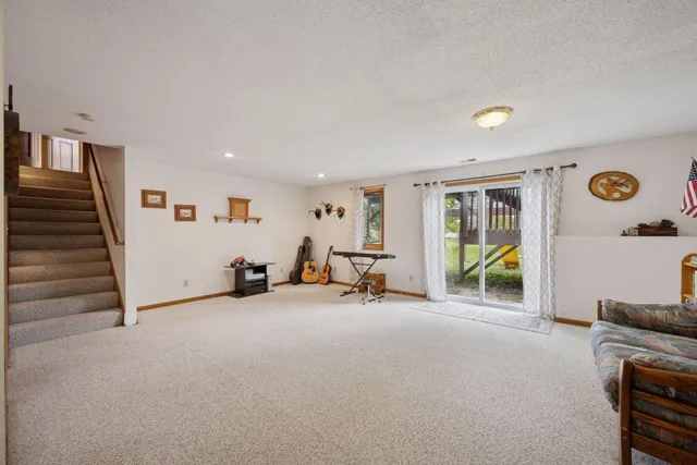 $500,000 | 29928 152nd Street Northwest, Zimmerman, MN 55398