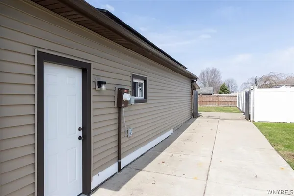 $279,900 | 278 North Seine Drive, Cheektowaga, NY 14227