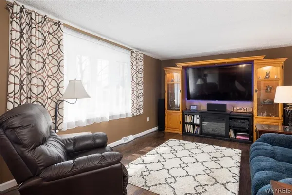 $279,900 | 278 North Seine Drive, Cheektowaga, NY 14227