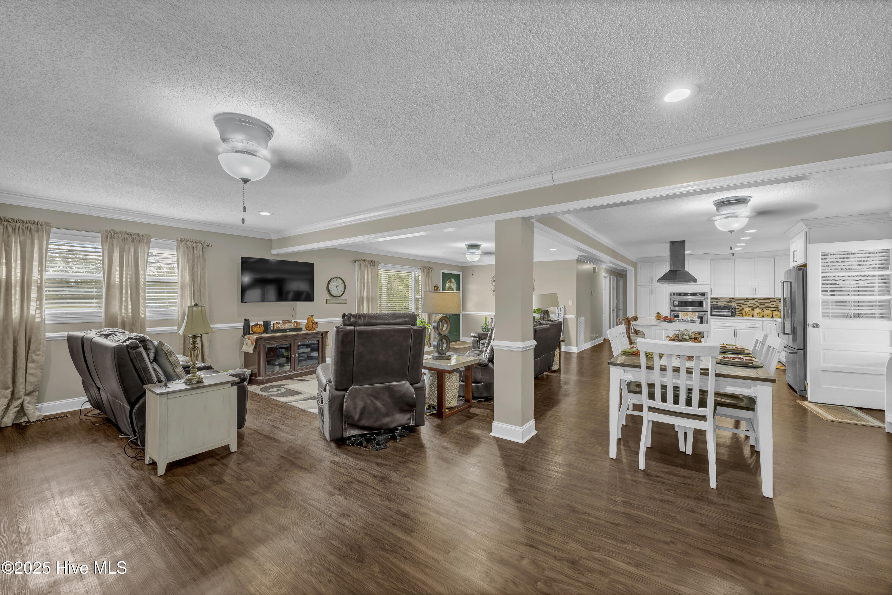 3316 North Kerr Avenue Wilmington, NC 28405 - Photo 8 of 23 IMG_2405