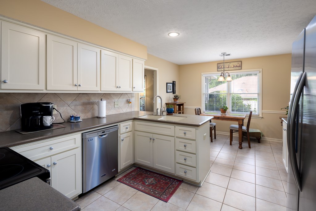 4824 Spring Ridge Drive Columbus, GA 31909 - Photo 8 of 33 Gallery Image 8