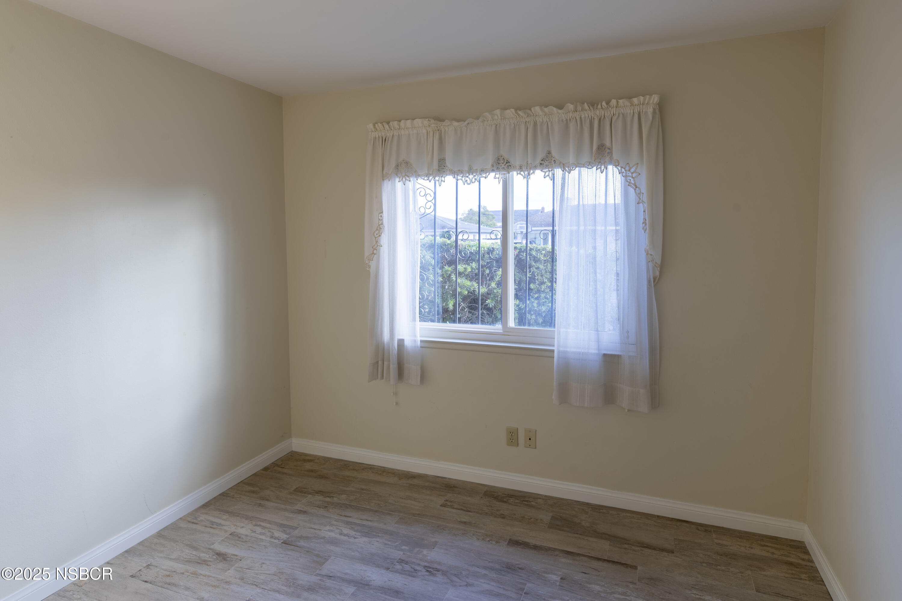 129 Hercules Avenue Lompoc, CA 93436 - Photo 34 of 47 Tom Hinkens Best Edit-33