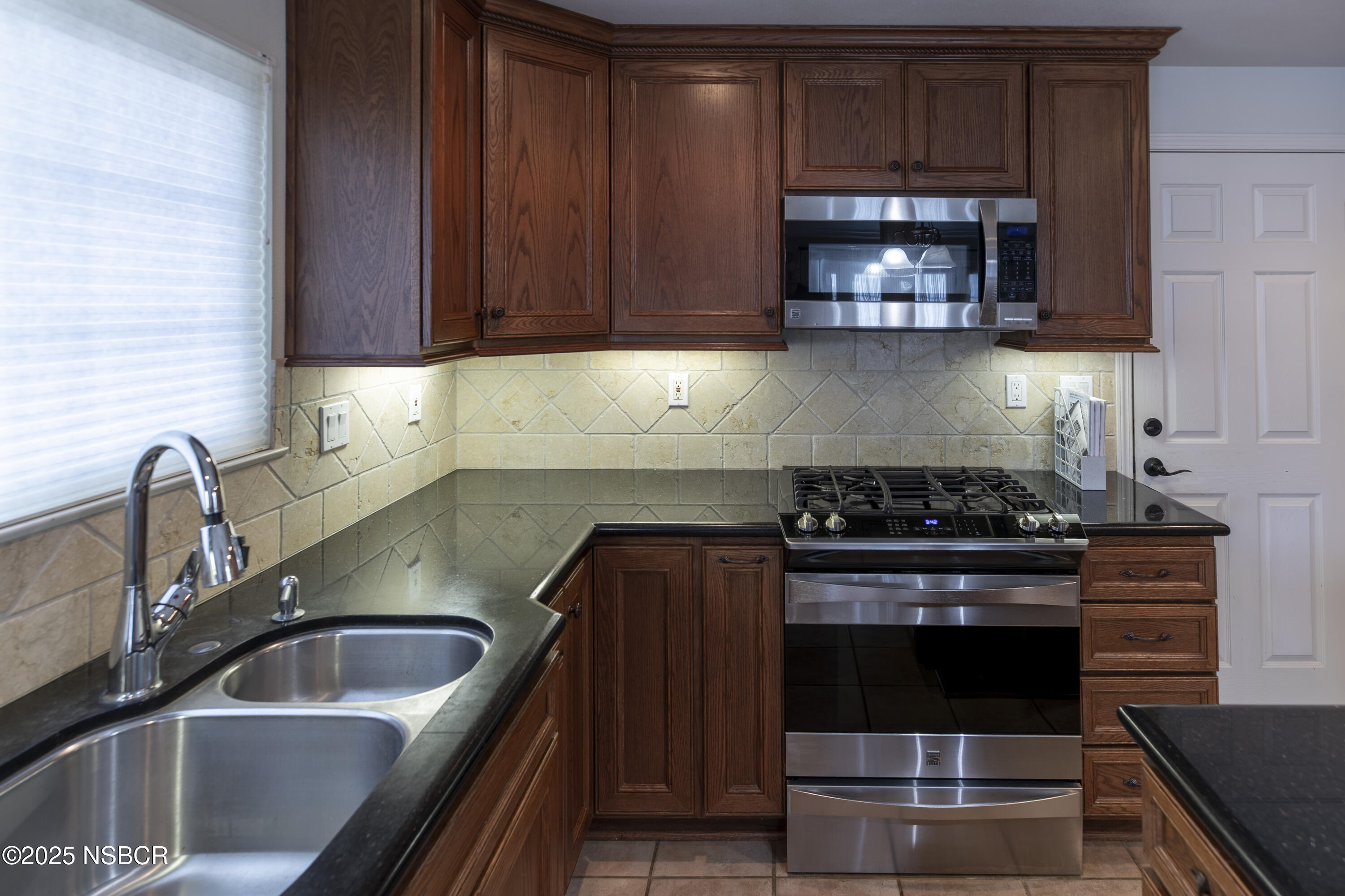 129 Hercules Avenue Lompoc, CA 93436 - Photo 9 of 47 Tom Hinkens Best Edit-8