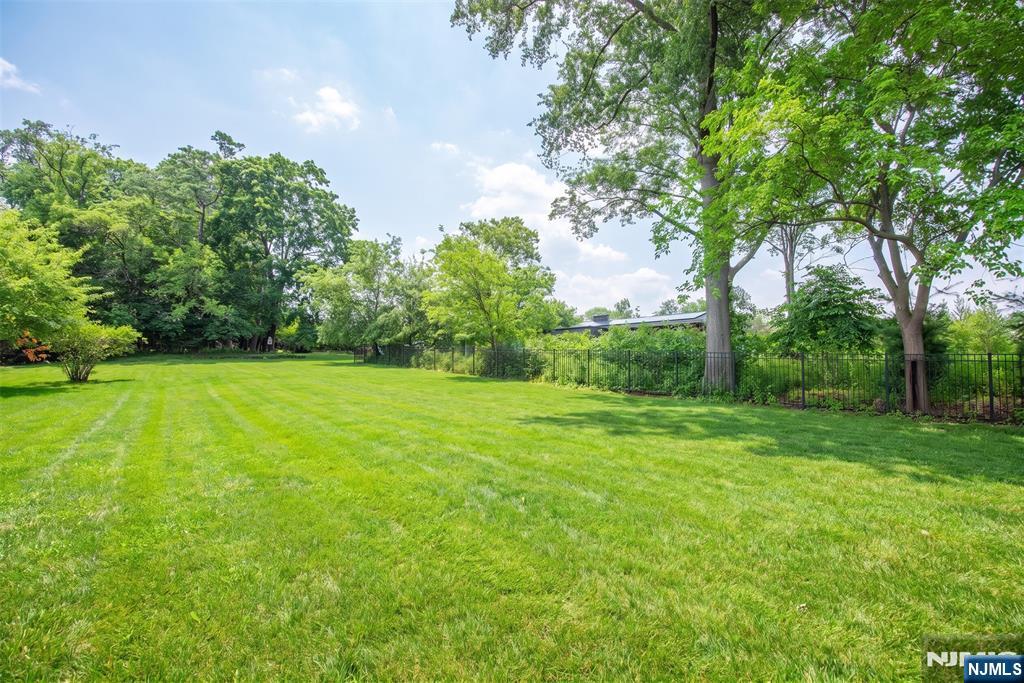 98 Haddenfield Road Clifton, NJ 07013 - Photo 48 of 50