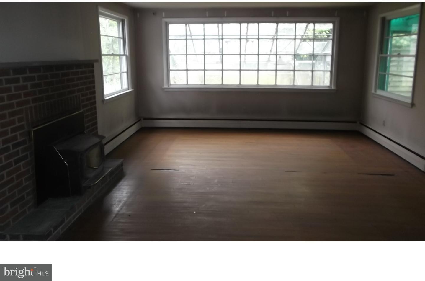 14 Little Oxmead Road Burlington, NJ 08016 - Photo 4 of 25 Gallery Image 4