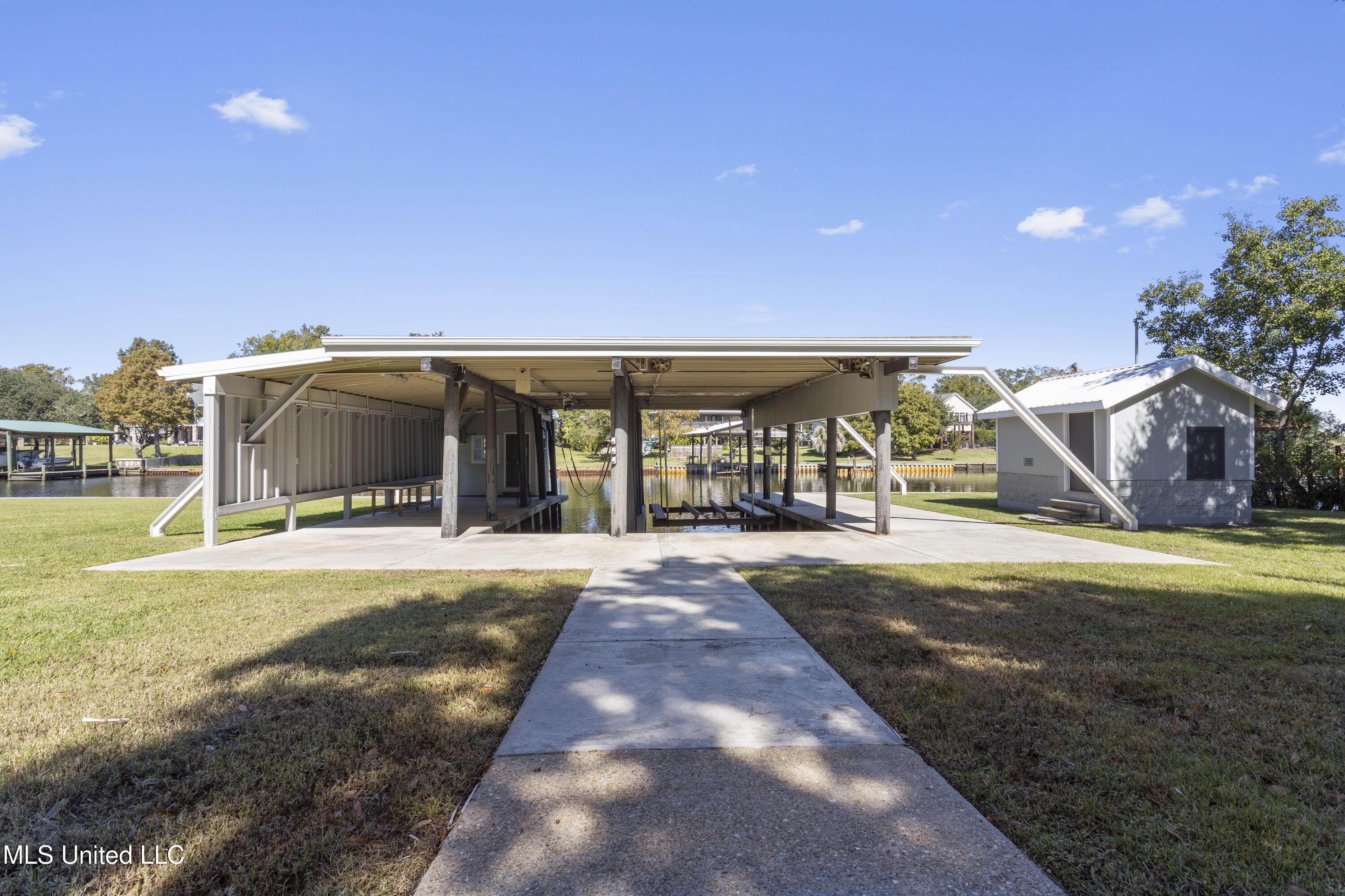 308 Italian Isle Road Gautier, MS 39553 - Photo 82 of 94 0133