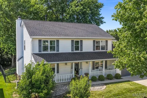 $495,000 | 996 San Sebastian Drive, Fenton, MO 63026