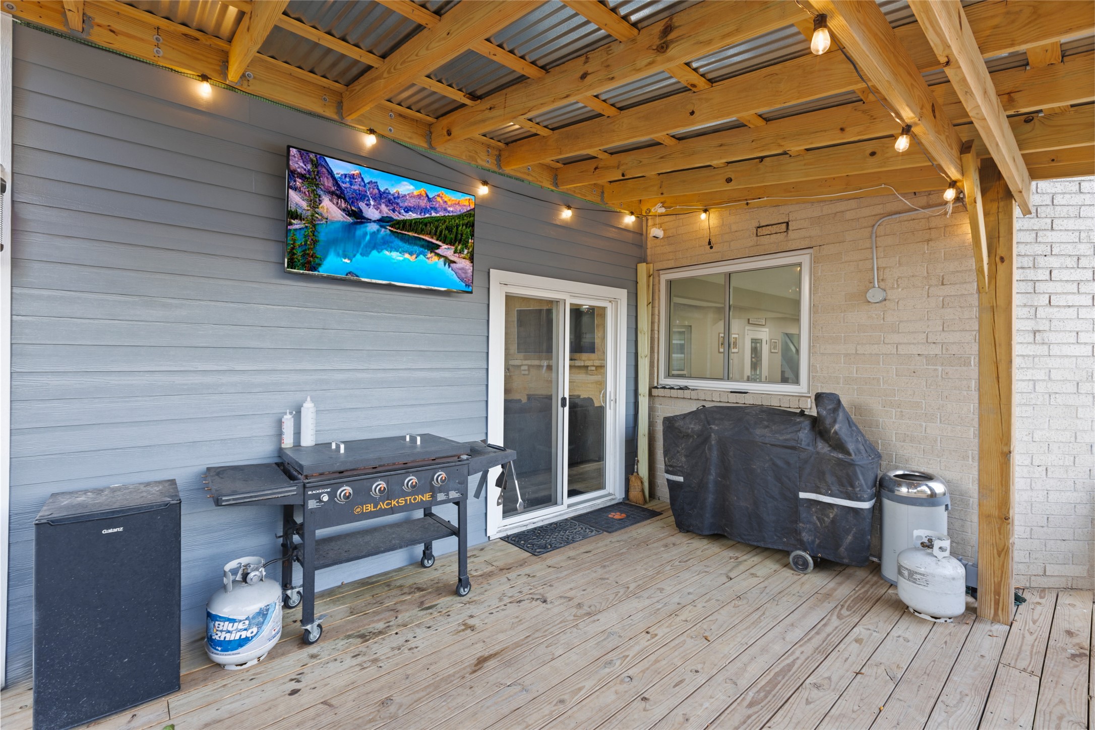 1824 Pine Cone Katy, TX 77493 - Photo 45 of 50 a view of a chairs and table in a patio
