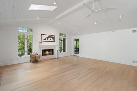 $1,795,000 | 853 Sauganash Drive, Fontana, WI 53125