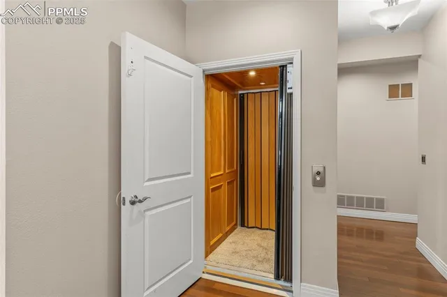 $1,600,000 | 10957 Silver Mountain Point, Colorado Springs, CO 80908