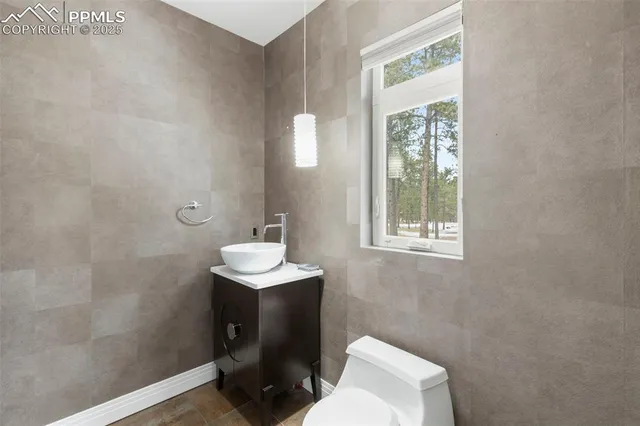 $1,600,000 | 10957 Silver Mountain Point, Colorado Springs, CO 80908