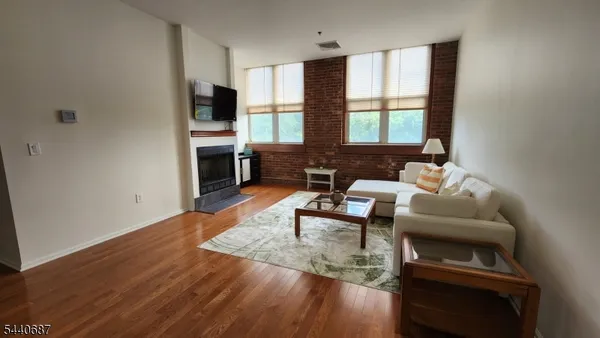 $2,800 | 240 Main Street, Little Falls, NJ 07424