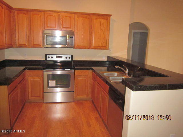 2150 East Bell Road, Unit 1185 Phoenix, AZ 85016 - Photo 1 of 13 Kitchen