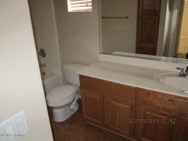 2150 East Bell Road, Unit 1185 Phoenix, AZ 85016 - Photo 8 of 13 Hallbath