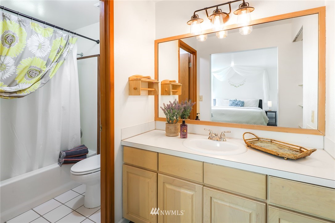 2390 East Hemmi Road Bellingham, WA 98226 - Photo 19 of 40 Gallery Image 19
