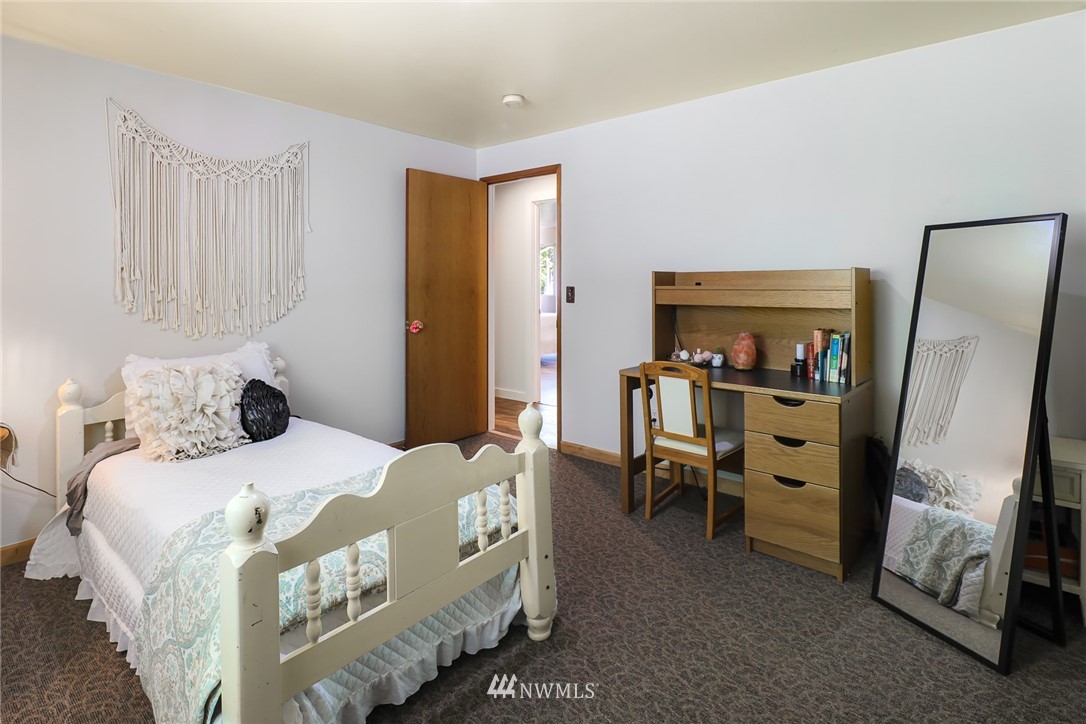 2390 East Hemmi Road Bellingham, WA 98226 - Photo 20 of 40 Gallery Image 20