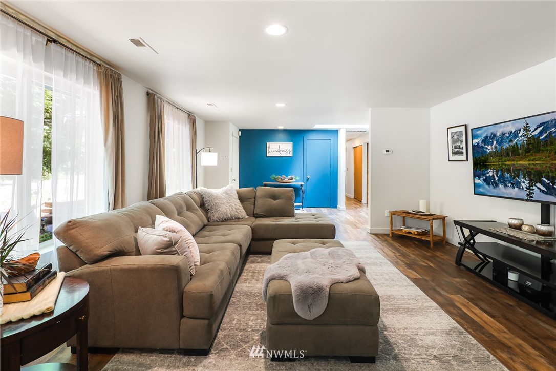 2390 East Hemmi Road Bellingham, WA 98226 - Photo 5 of 40 Gallery Image 5