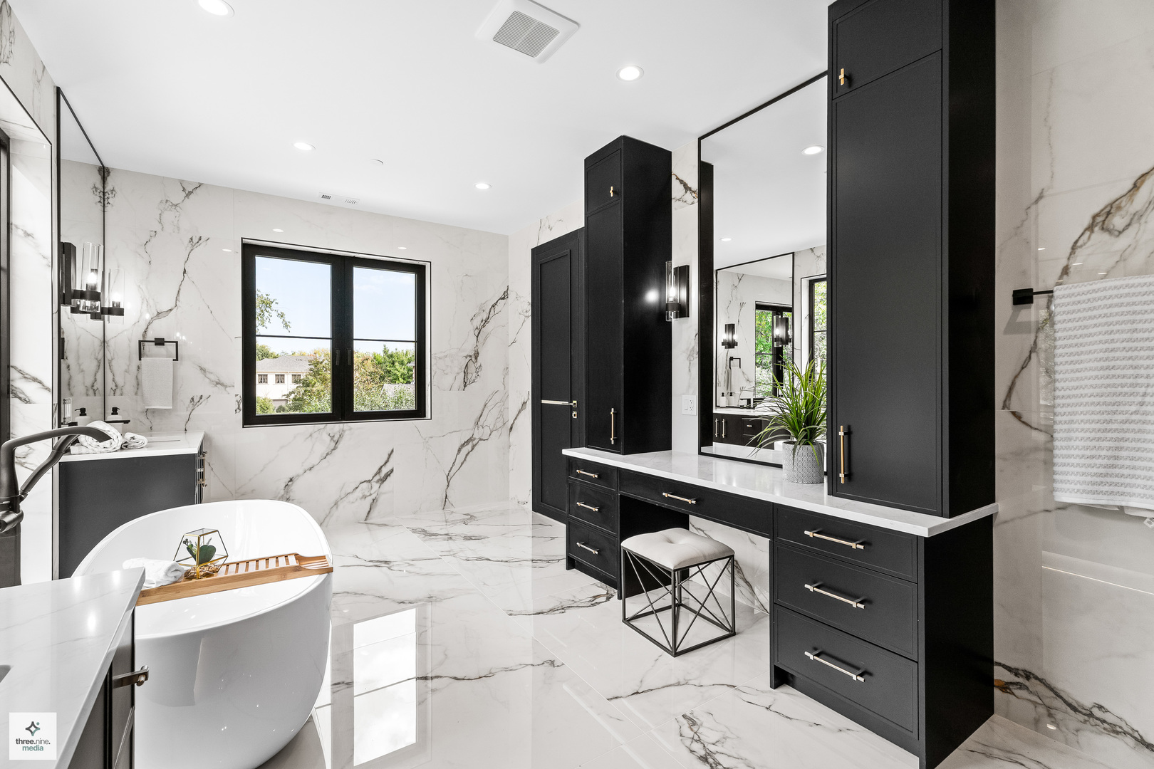 3005 Highland Road Northbrook, IL 60062 - Photo 33 of 68 a living room with furniture and a window
