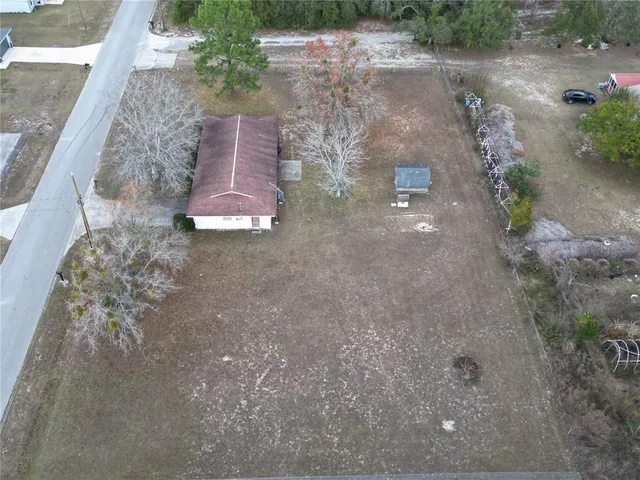 a view of a yard
