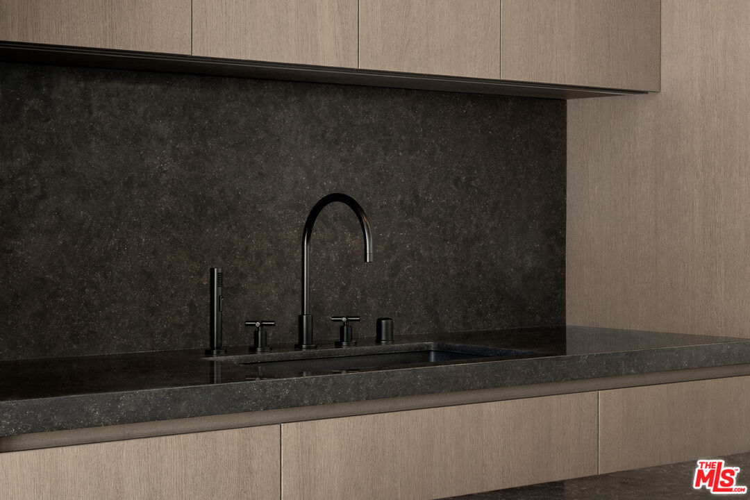 23515 Malibu Colony Road Malibu, CA 90265 - Photo 14 of 30