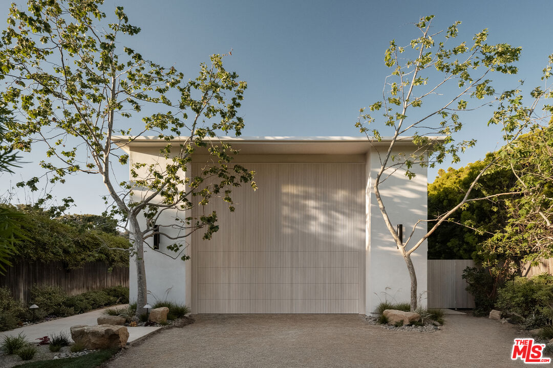 23515 Malibu Colony Road Malibu, CA 90265 - Photo 2 of 30