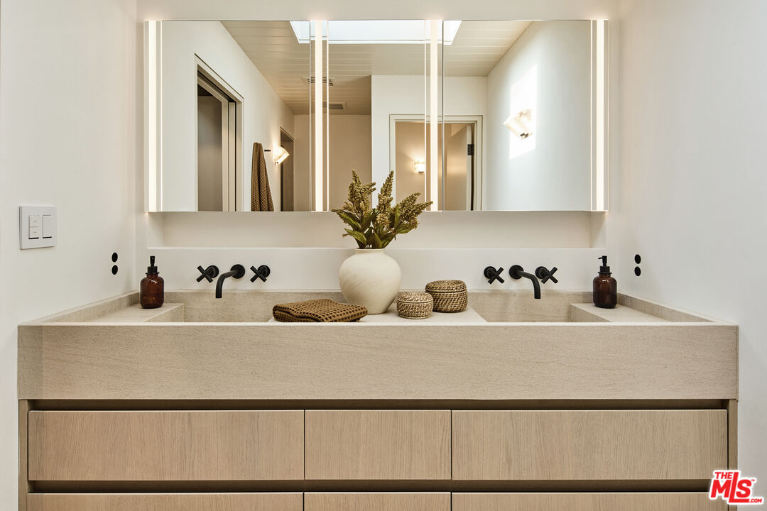 23515 Malibu Colony Road Malibu, CA 90265 - Photo 22 of 30