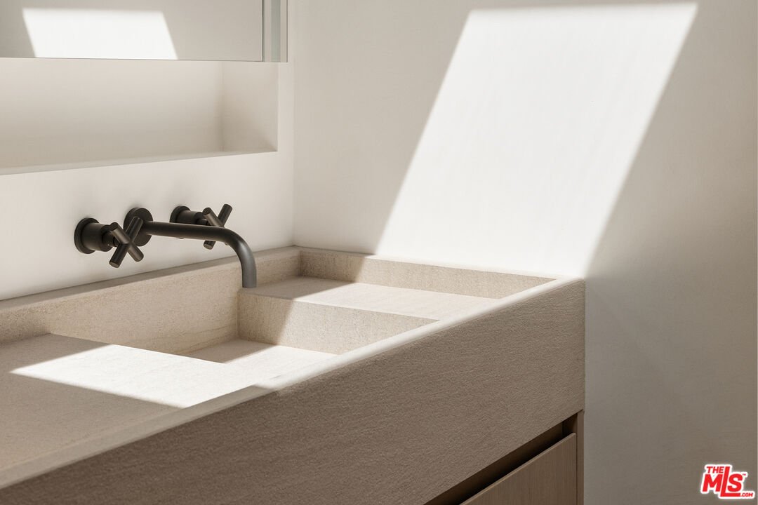 23515 Malibu Colony Road Malibu, CA 90265 - Photo 24 of 30