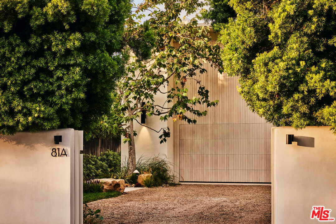 23515 Malibu Colony Road Malibu, CA 90265 - Photo 3 of 22 a view of a backyard