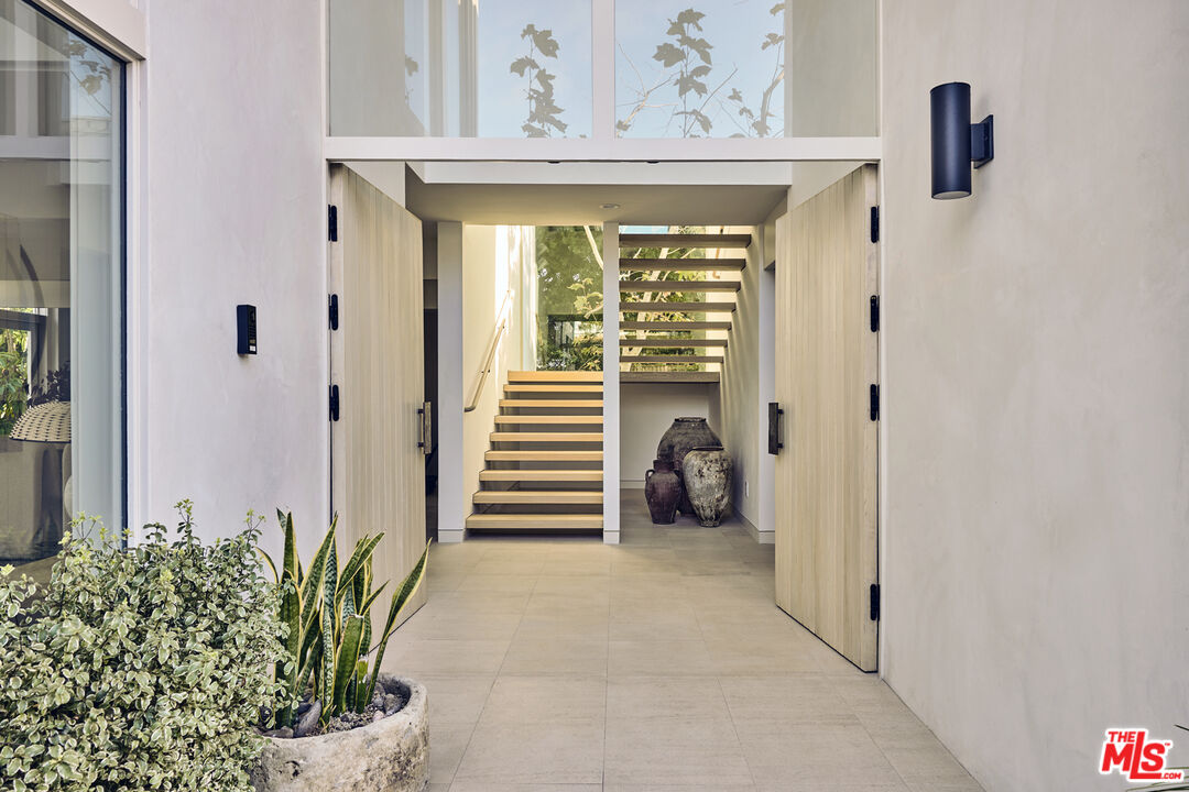 23515 Malibu Colony Road Malibu, CA 90265 - Photo 8 of 30