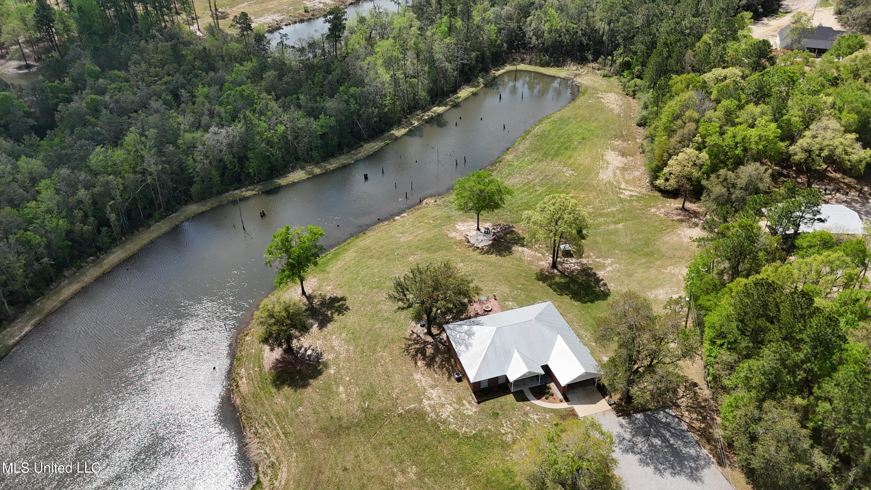 7401 North Creek Road East Lucedale, MS 39452 - Photo 4 of 30 dji_fly_20250402_113538_0010_17436125785