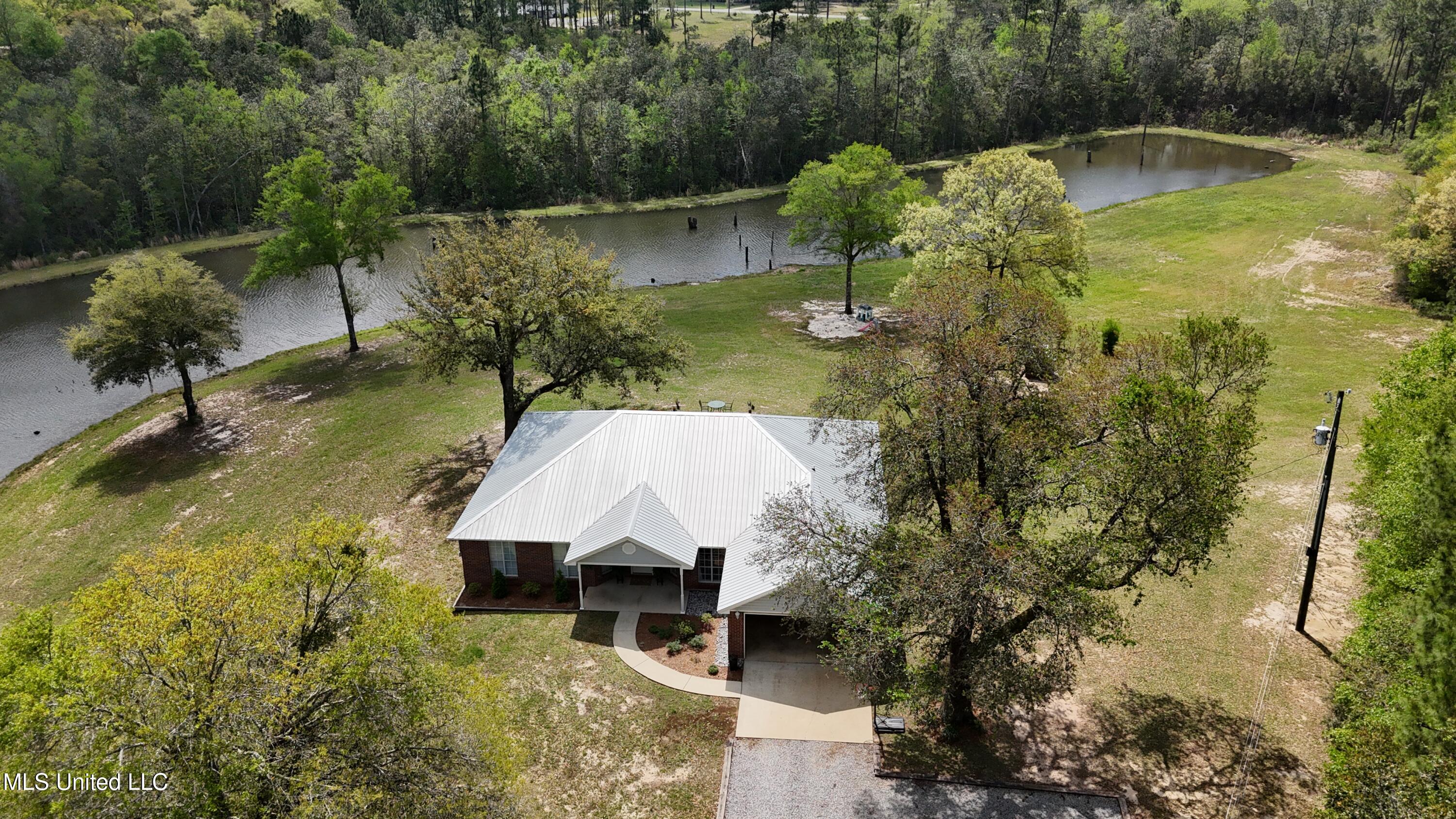 7401 North Creek Road East Lucedale, MS 39452 - Photo 5 of 30 dji_fly_20250402_113450_0009_17436125798