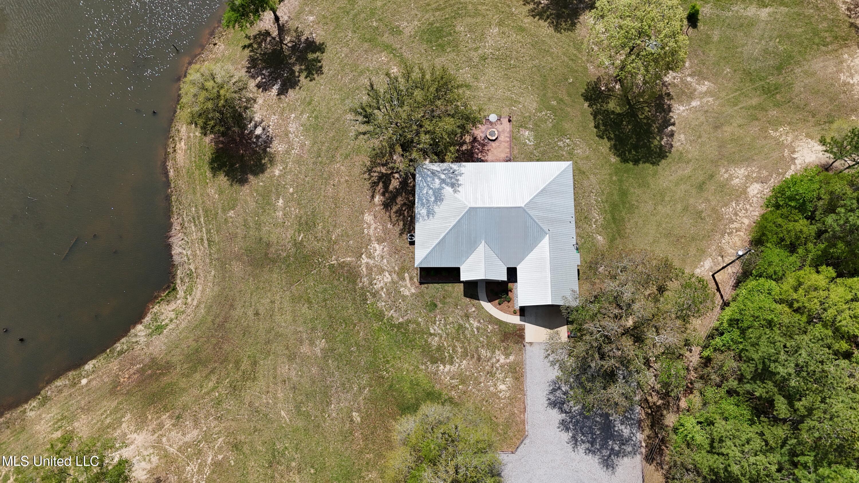 7401 North Creek Road East Lucedale, MS 39452 - Photo 6 of 30 dji_fly_20250402_113626_0011_17436125774