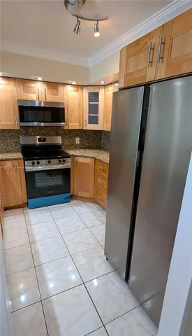 $421,900 | 5701 Collins Avenue, Unit 1105, Miami Beach, FL 33140