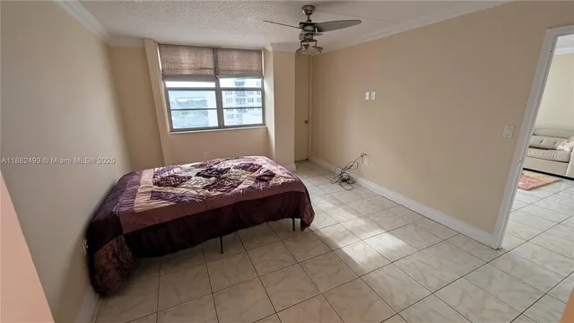 $421,900 | 5701 Collins Avenue, Unit 1105, Miami Beach, FL 33140