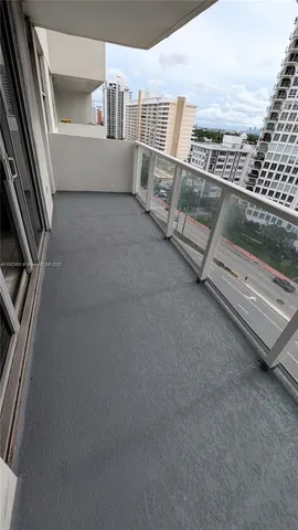 $421,900 | 5701 Collins Avenue, Unit 1105, Miami Beach, FL 33140