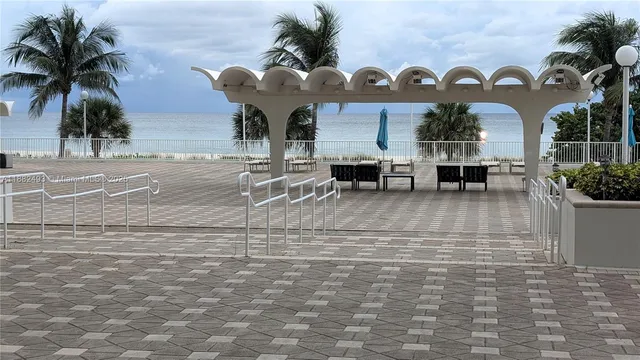 $421,900 | 5701 Collins Avenue, Unit 1105, Miami Beach, FL 33140