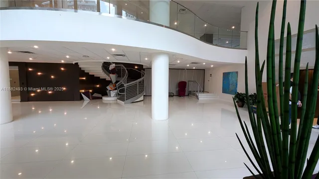 $421,900 | 5701 Collins Avenue, Unit 1105, Miami Beach, FL 33140