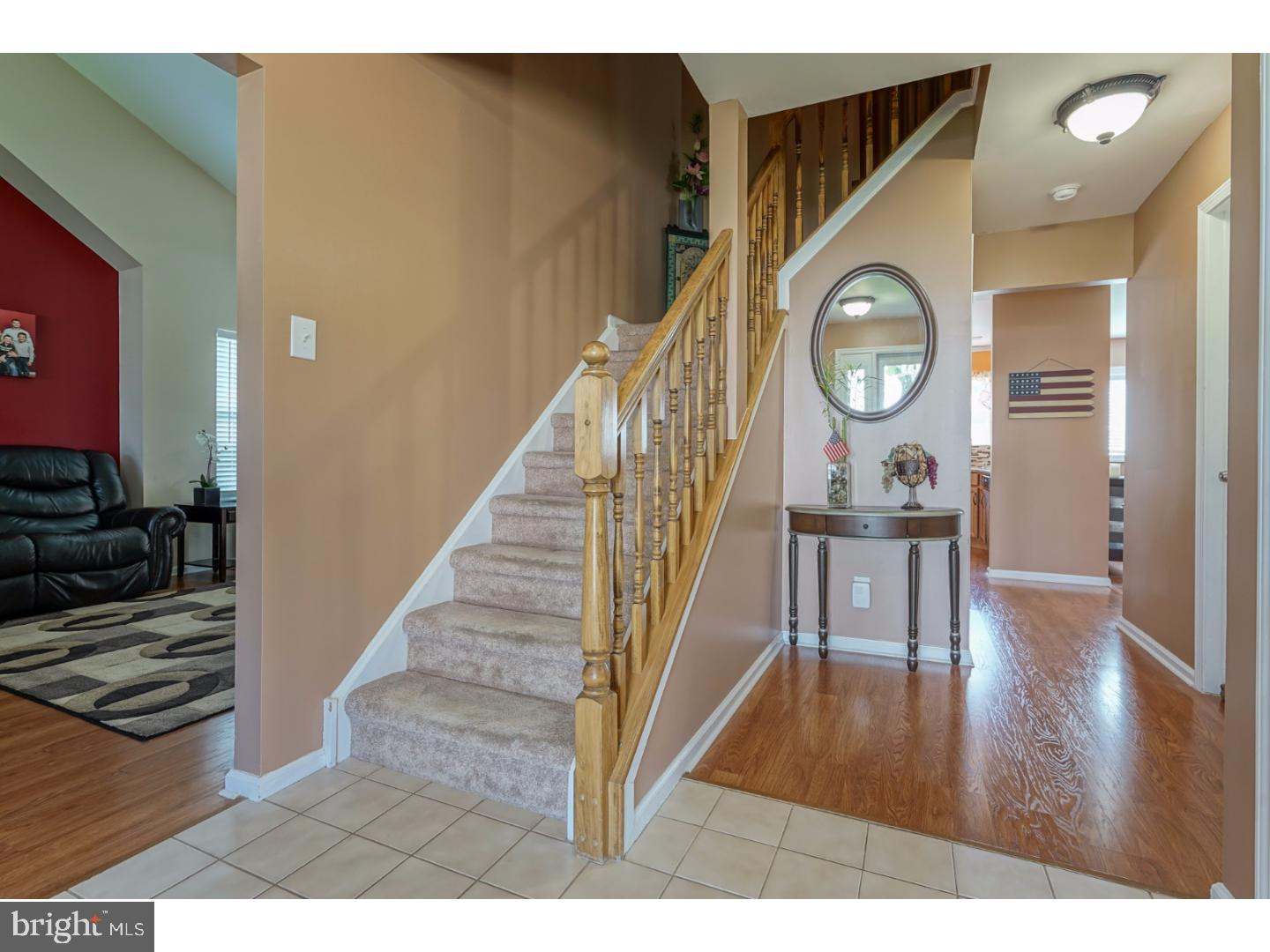 33 Lexington Park Road Sicklerville, NJ 08081 - Photo 2 of 25 Foyer