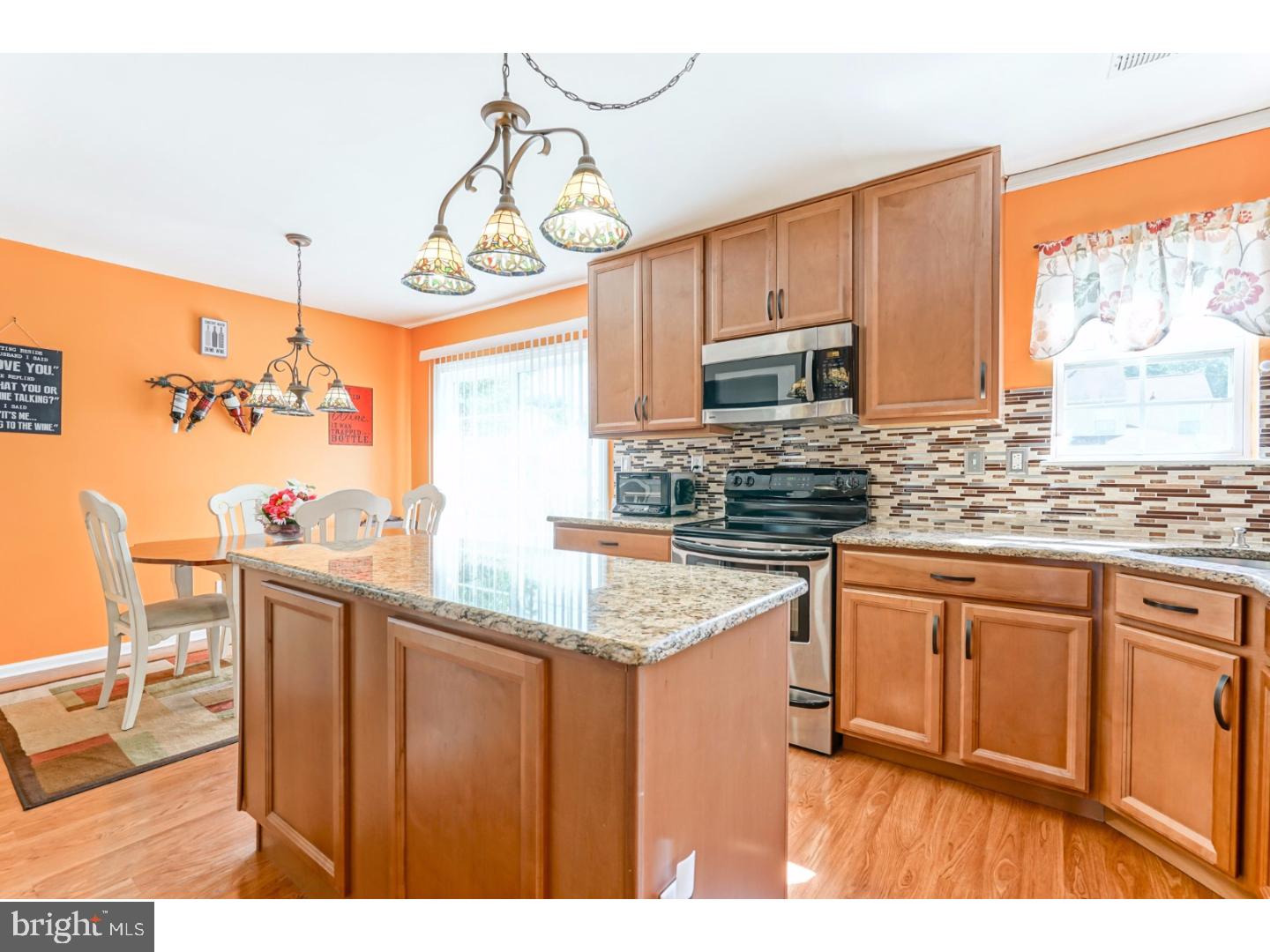 33 Lexington Park Road Sicklerville, NJ 08081 - Photo 7 of 25 Kitchen