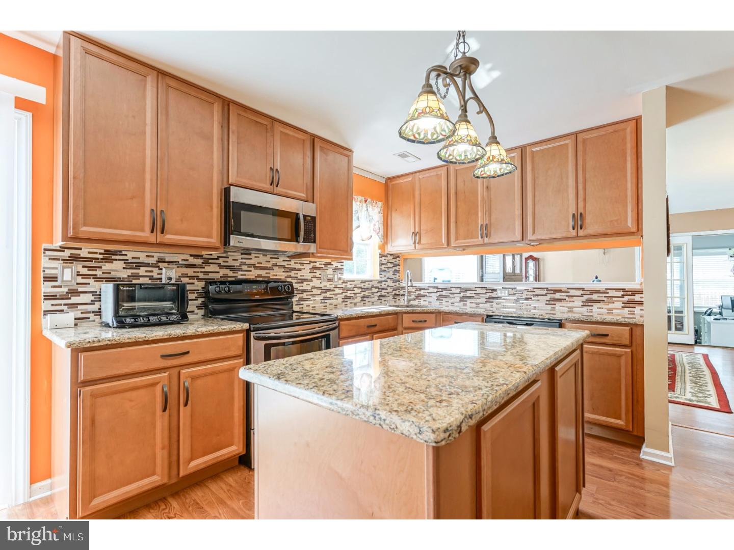 33 Lexington Park Road Sicklerville, NJ 08081 - Photo 8 of 25 Kitchen