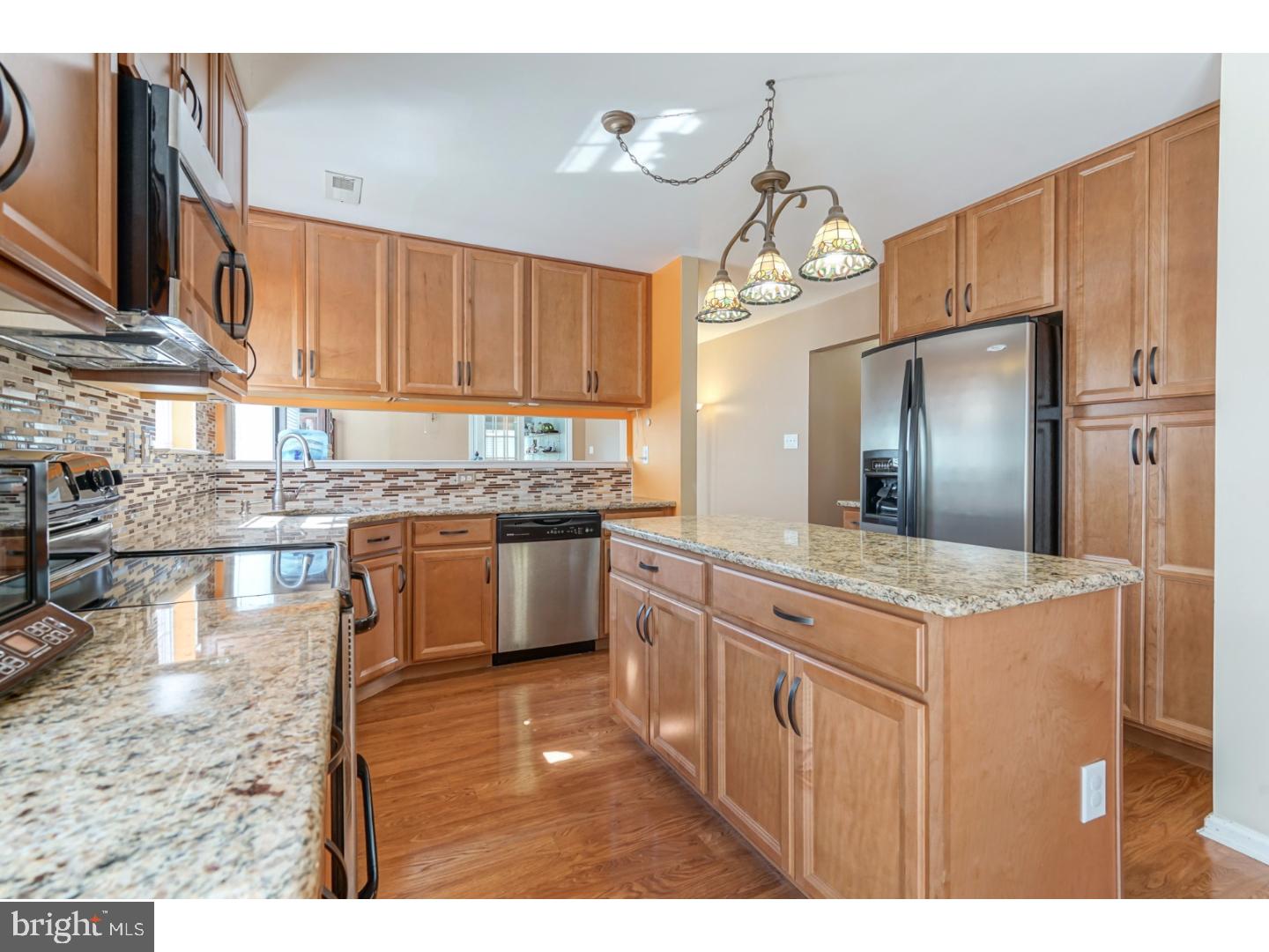 33 Lexington Park Road Sicklerville, NJ 08081 - Photo 10 of 25 Kitchen